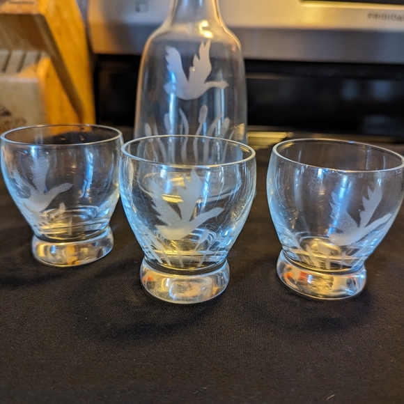 Vintage Wine Decanter Set - Picture 2 of 2